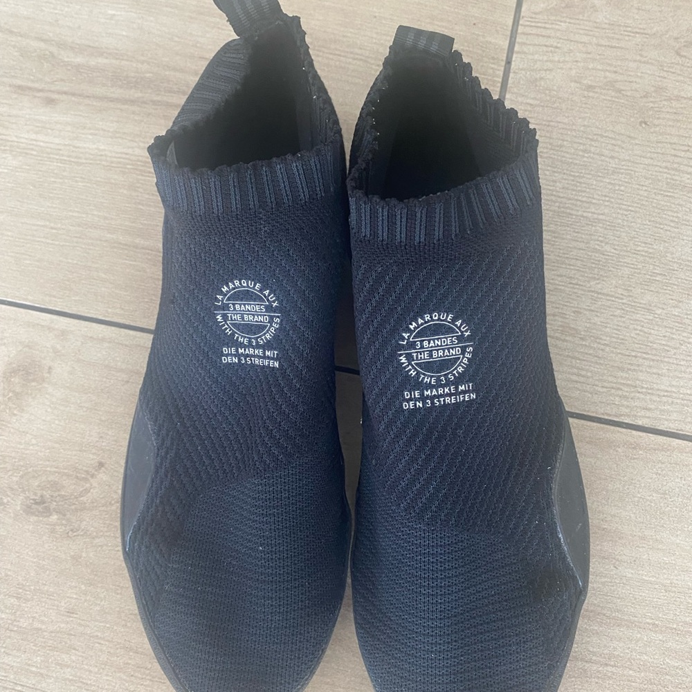 Black Sneakers